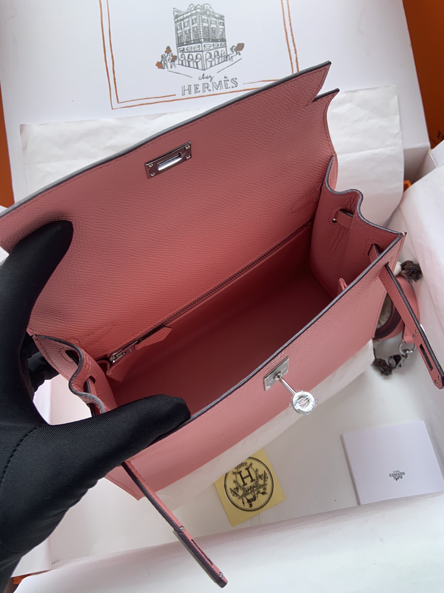 Hermes Kelly 28cm Handbag Shoulder Bag in Pink Epsom Leather